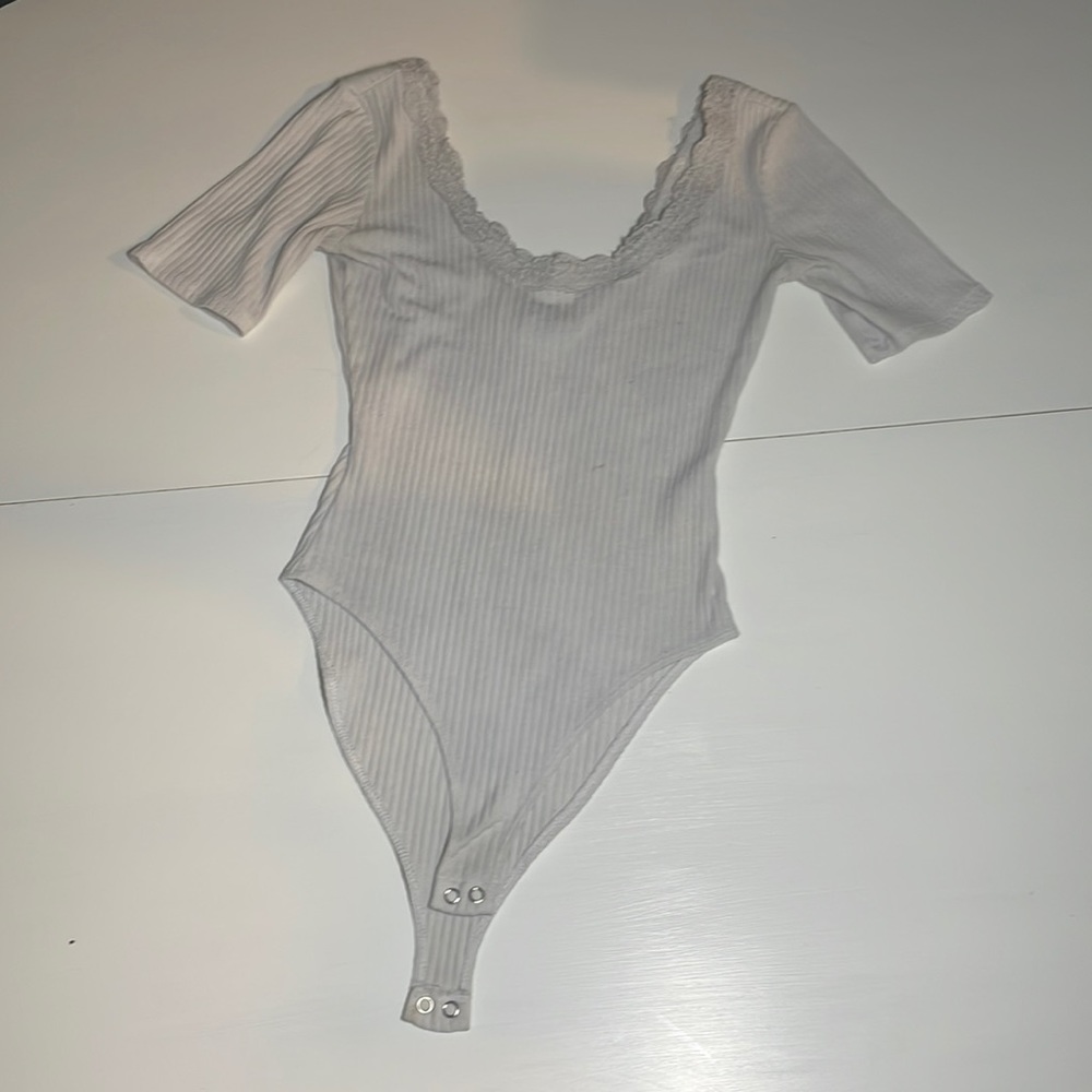 White lacey trim body suit😋🤍